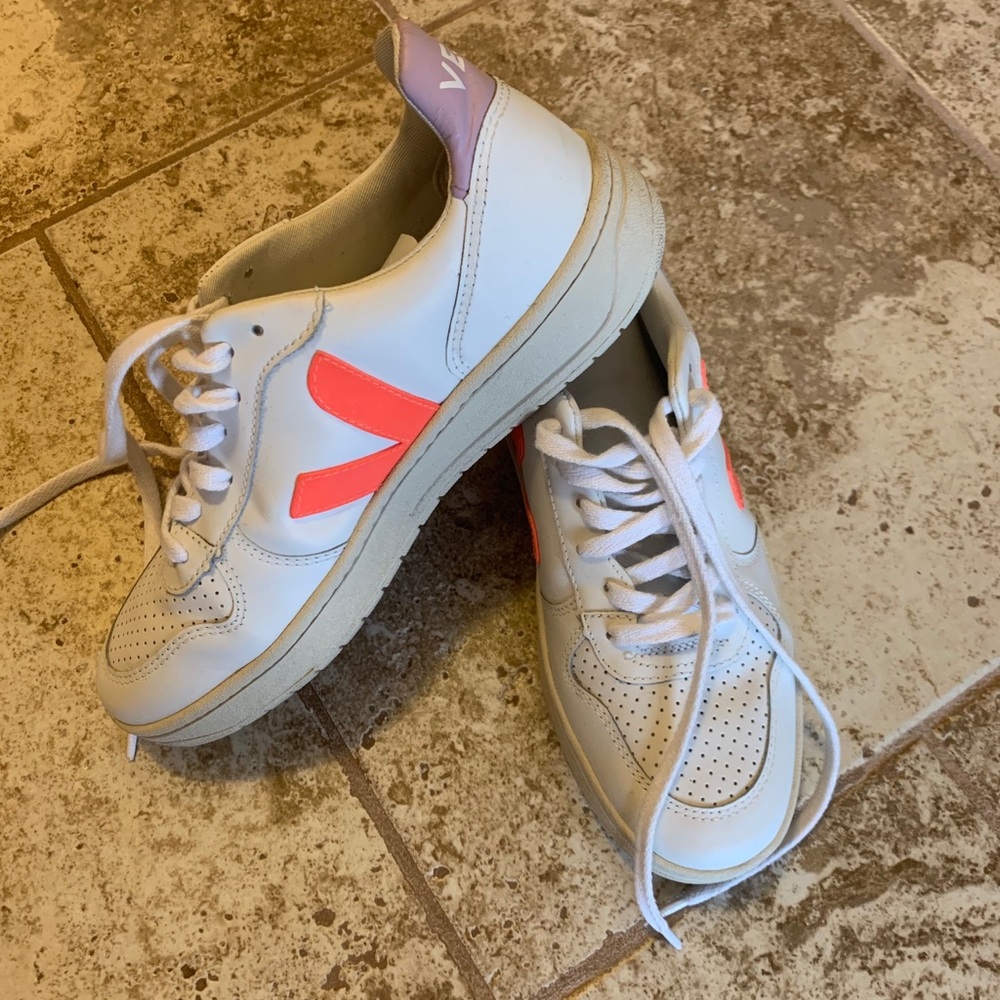 VEJA Leather V-12 Lace Up Sneakers